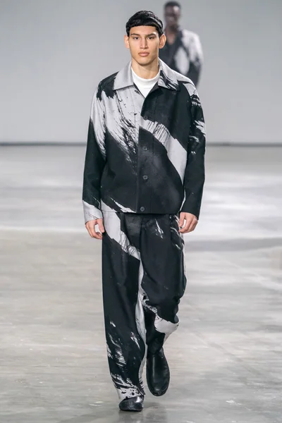 Look 22